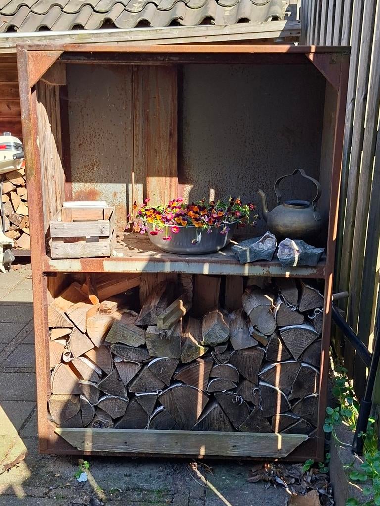 Robuuste stalen kast met houten zijpanelen, Tuin en Terras, Bergingen en Tuinkasten, Ophalen of Verzenden, Gebruikt