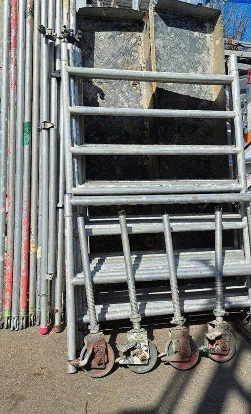 Te koop aluminium rolsteiger Werkhoogte 8.20 meter altrex, Altrex, Ophalen of Verzenden, Rolsteiger of Kamersteiger, 5 meter of hoger