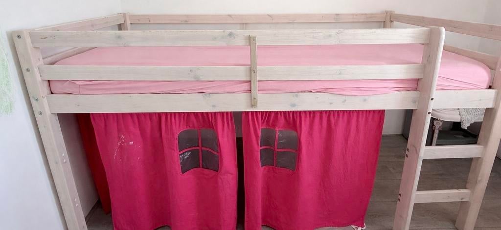 Houten hoogslaper met roze gordijnen, Ophalen, Gebruikt, Hoogslaper