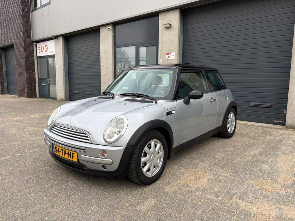 Mini 1.6 16V Cooper 2002 Grijs, Auto's, Mini, Voorwielaandrijving, 1025 kg, 15 km/l, Zwart