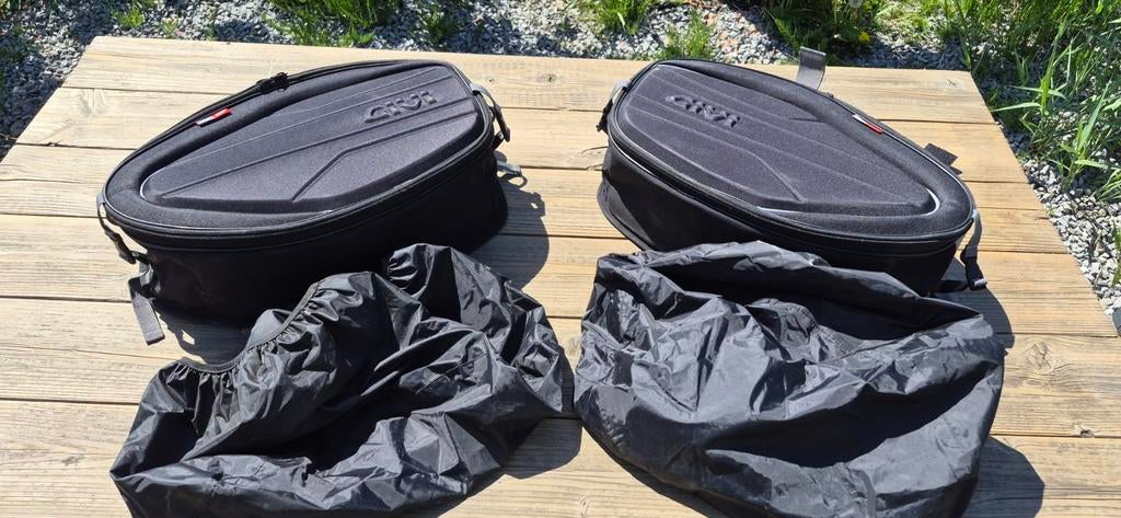 Givi EA100B Zadeltassen - Slechts 1x gebruikt!, Ophalen, Zo goed als nieuw