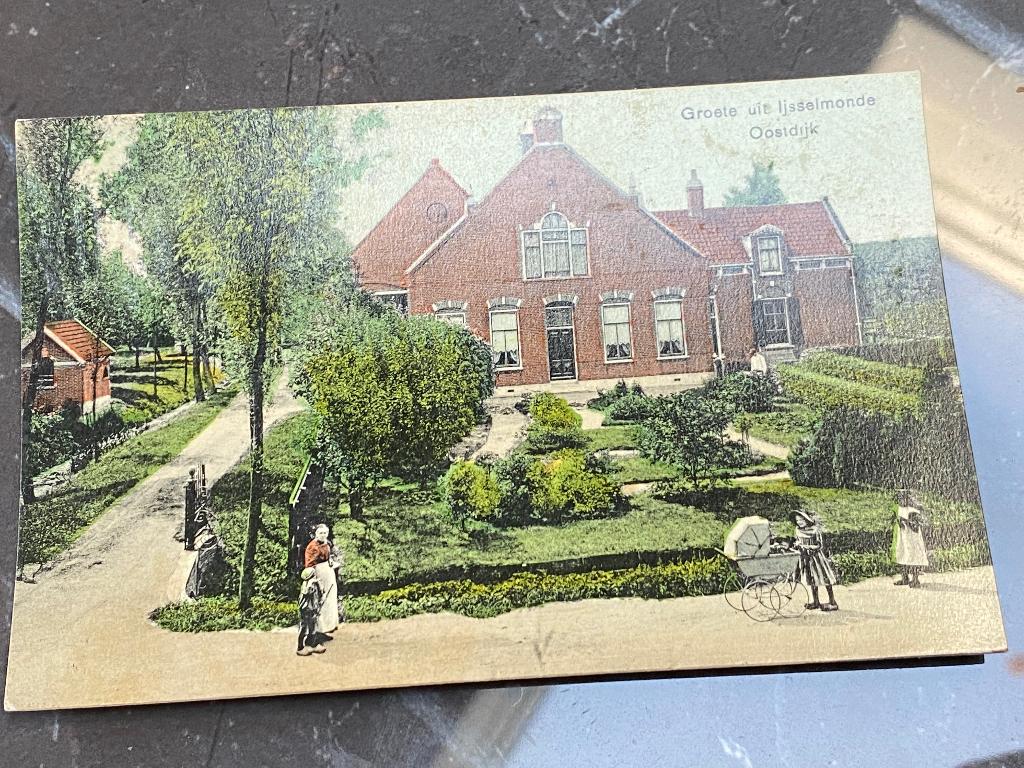 Vroege ansichtkaart van de Oostdijk in IJsselmonde ca.1909