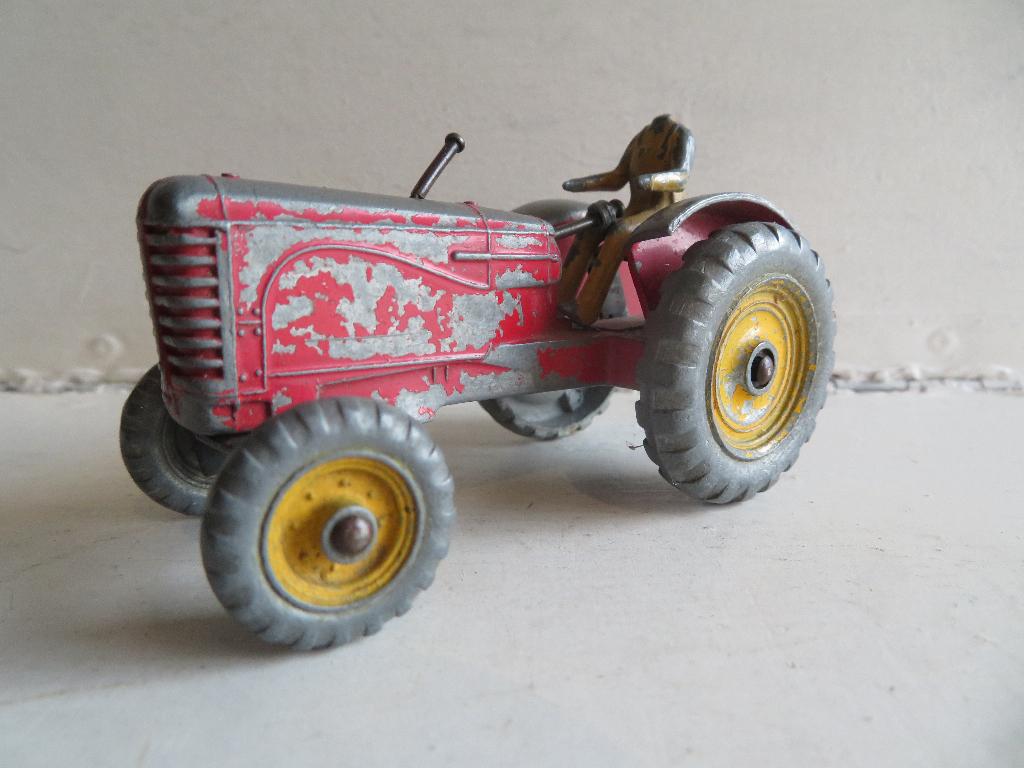 Dinky Toys Gb n°300 Massey Harris tractor tracteur jamais