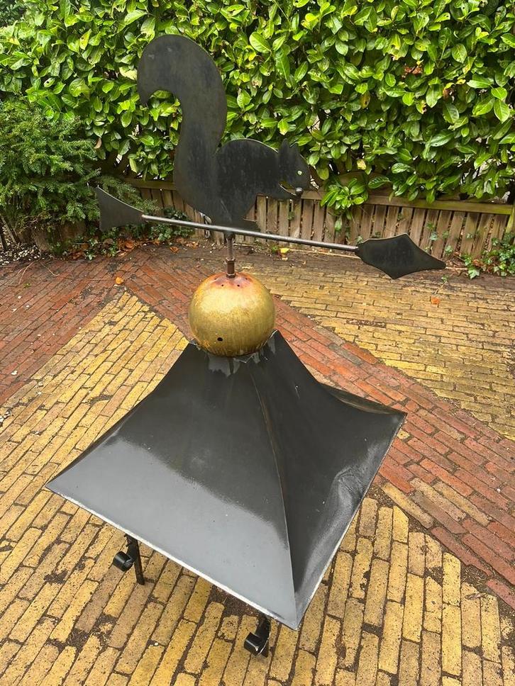 Sierkap schoorsteen met eekhoorn windwijzer - 65cm breed, Tuin en Terras, Windwijzers en Windmolens, Zo goed als nieuw, Ophalen