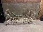 Antiek metalen bed - Crèmekleurig - 185x85x110 cm, Antiek en Kunst, Antiek | Meubels | Bedden, Ophalen of Verzenden