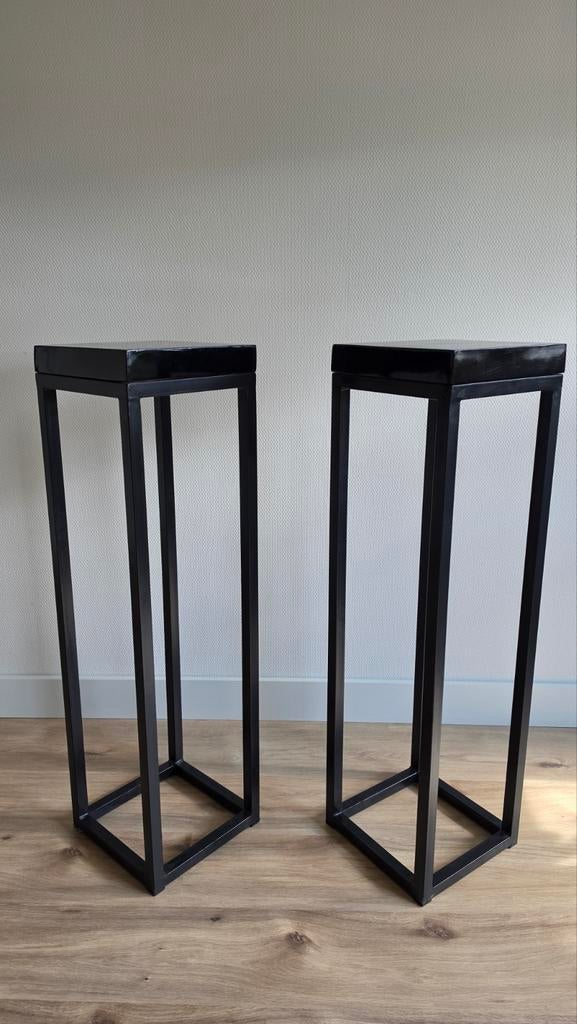 2 x Zuil/sokkel/pilaar staal zwart met fiberstone top, Huis en Inrichting, Woonaccessoires | Zuilen en Pilaren, Ophalen