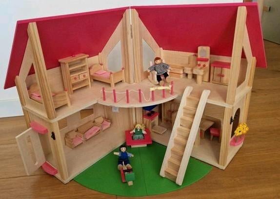 Howa Houten poppenhuis met meubels en poppen, Ophalen of Verzenden, Zo goed als nieuw, Poppenhuis