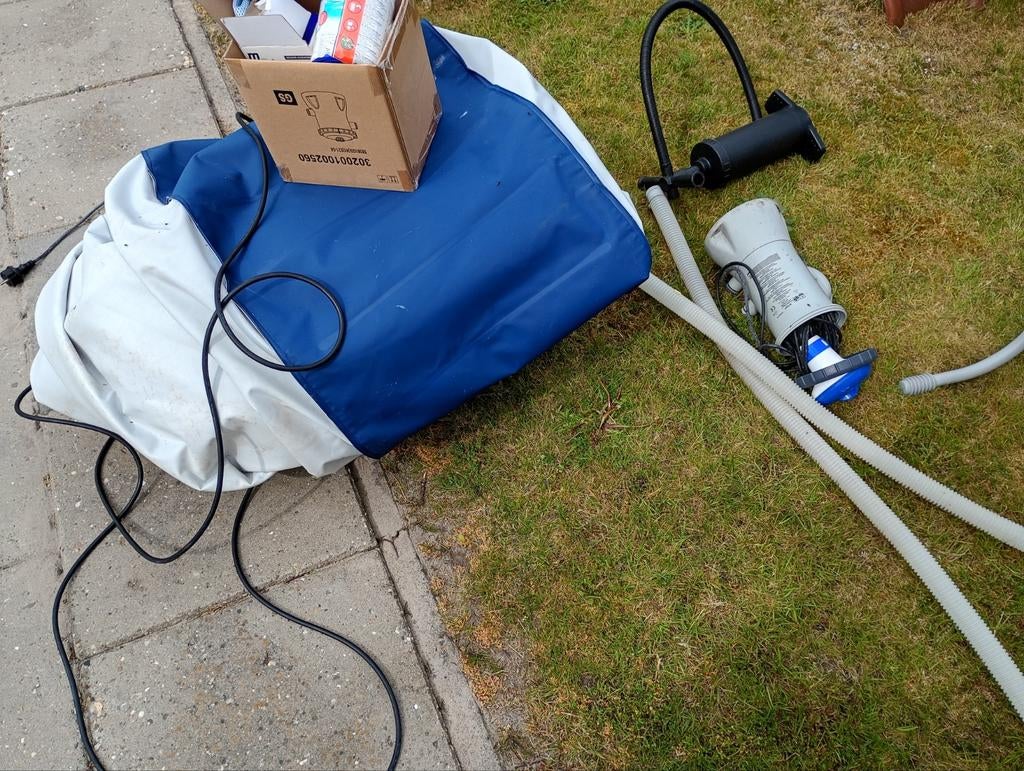 Jacuzzi,opblaasbaar,compleet, Ophalen, Minder dan 80 cm, Opblaaszwembad, Minder dan 200 cm