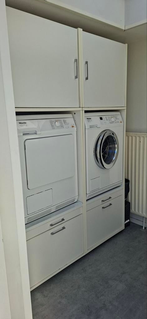 Waskast wit 200 cm hoogte 135 cm breedte, Ophalen