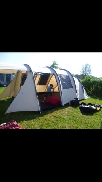 Base Camp Ambato de Luxe ruime tunneltent voor 4-6 personen, Ophalen, Gebruikt, Tot en met 6