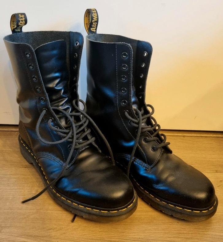 Dr. Martens 1490 Veterlaarzen - Maat 46, Kleding | Heren, Schoenen, Zo goed als nieuw, Boots, Zwart, Ophalen
