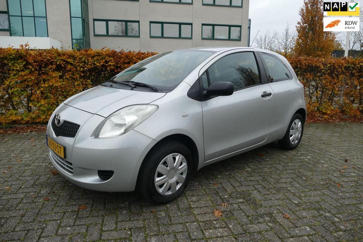 Toyota Yaris 1.0 VVTi Apk 20-06-2026 Elektrische spiegels, Auto's, Toyota, Bedrijf, Te koop, Yaris, ABS, Airbags, Boordcomputer