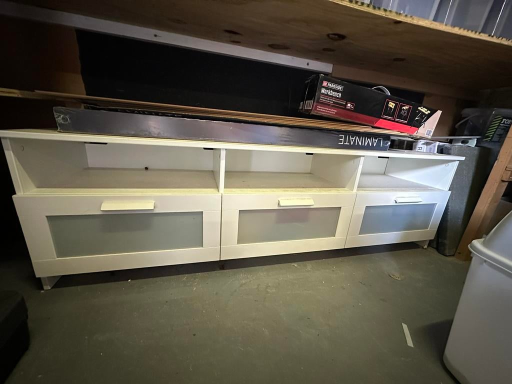 GRATIS Ikea tv meubel, Huis en Inrichting, Kasten | Televisiemeubels, Ophalen, Gebruikt, 150 tot 200 cm, Minder dan 100 cm
