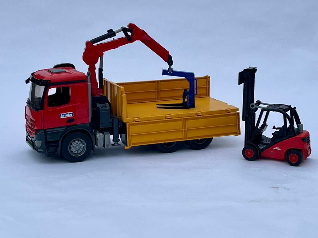 Bruder knijperauto met heftruck, Ophalen of Verzenden, Zo goed als nieuw