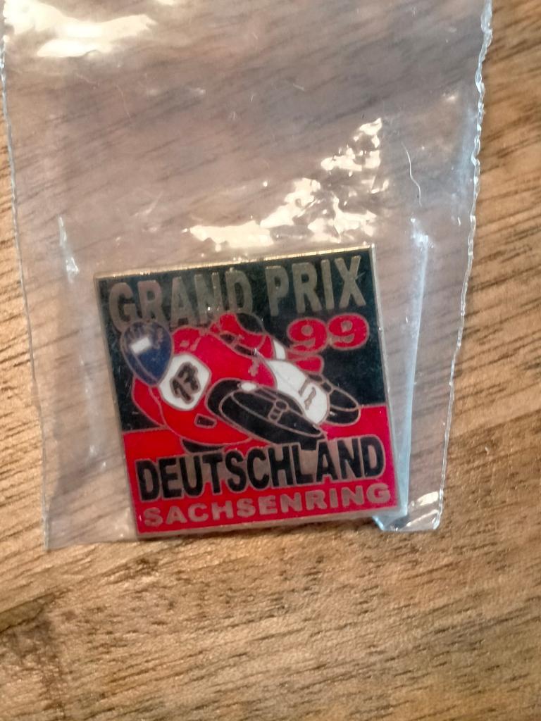 Grand Prix Deutschland 99 Sachsenring motor race motoren pin, Ophalen of Verzenden, Zo goed als nieuw, Sport