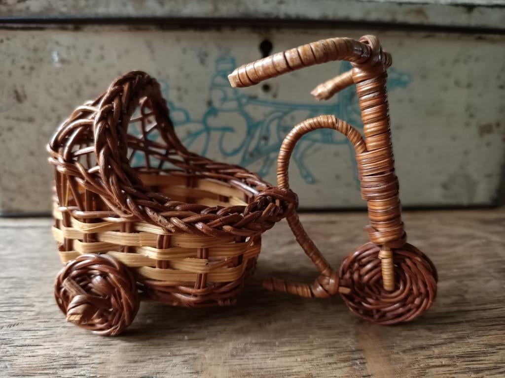 Rieten kinderwagentje decoratie, Mand, Ophalen of Verzenden, Zo goed als nieuw, Riet