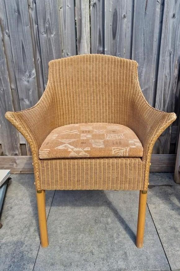 2 loom stoelen met terra kussen
kussen terra kleur, Ophalen, Bruin, Twee