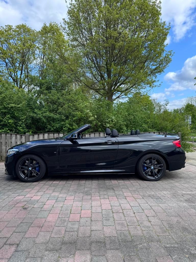 BMW M240i B58 Cabrio Shadowline Remus, Auto's, BMW, Automaat, Achterwielaandrijving, Zwart, Skiluik