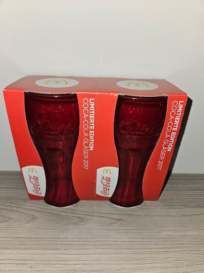 2 rode Mc Donalds Coca cola glazen limited edition €10 p/st., Ophalen of Verzenden, Nieuw, Frisdrankglas