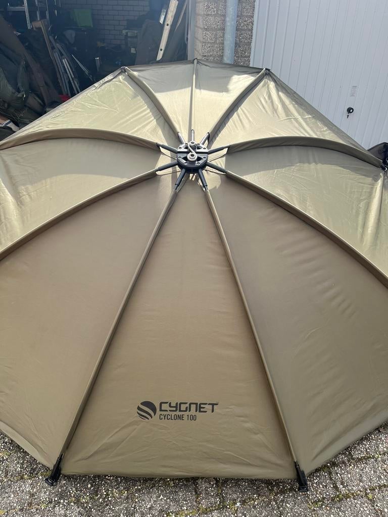 Te koop cygnet cyclone 100 bivvy nieuw. Een nacht gebruikt, Watersport en Boten, Hengelsport | Karpervissen, Ophalen of Verzenden