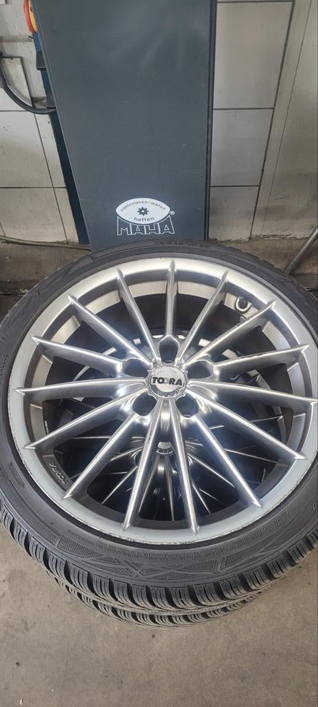 Winterbanden met velgen 225/40 R18, Auto-onderdelen, Banden en Velgen, Ophalen, 18 inch, Banden en Velgen, Winterbanden