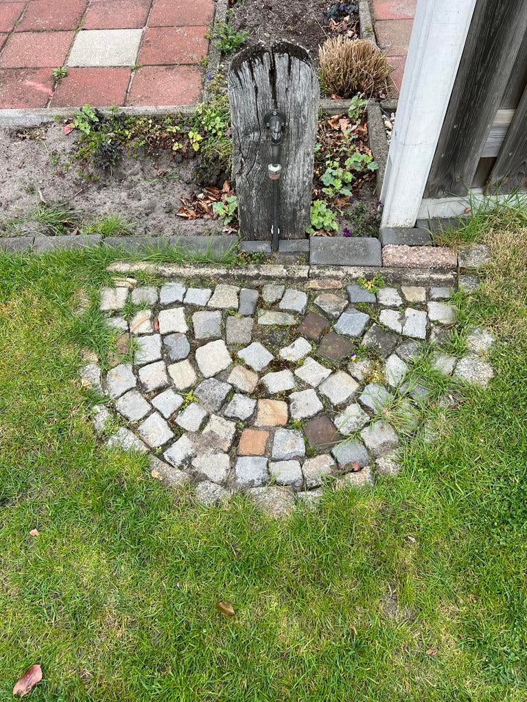 gratis Decoratieve keitjes met oude kraan, Ophalen, Overige materialen, Gebruikt, Kei