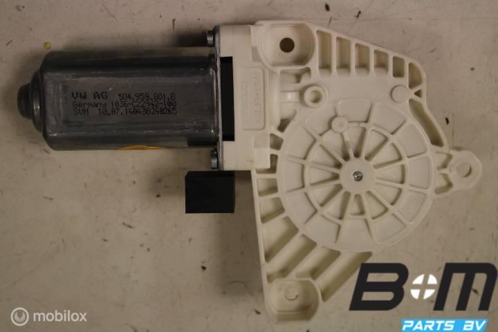 Raammotor LV(bestuurderskant) VW Passat B8 Sedan 5Q4959801B, Gebruikt