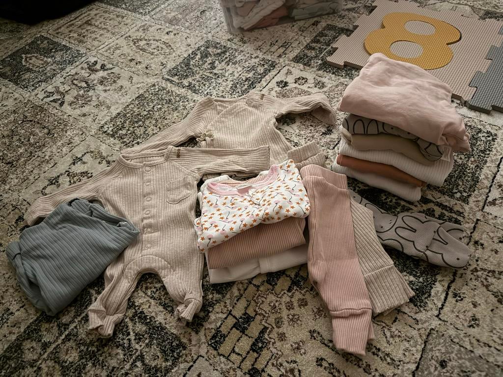 Babykleding pakket maat 44 - Neutrale kleuren, Kinderen en Baby's, Babykleding | Prematuur, Ophalen of Verzenden, Zo goed als nieuw
