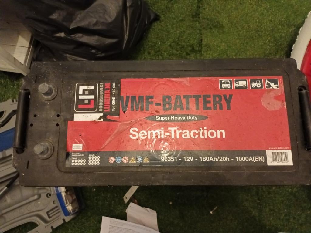 2 STUKS VMF-BATTERY Semi-Traction 12V 180Ah accu, Auto-onderdelen, Accu's en Toebehoren, Ophalen of Verzenden