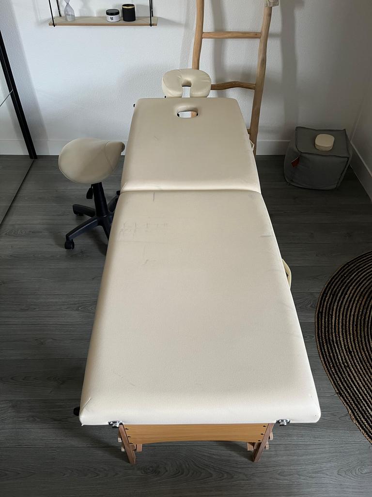 Massagetafel inclusief bijbehorend krukje, Ophalen, Zo goed als nieuw, Massagetafel