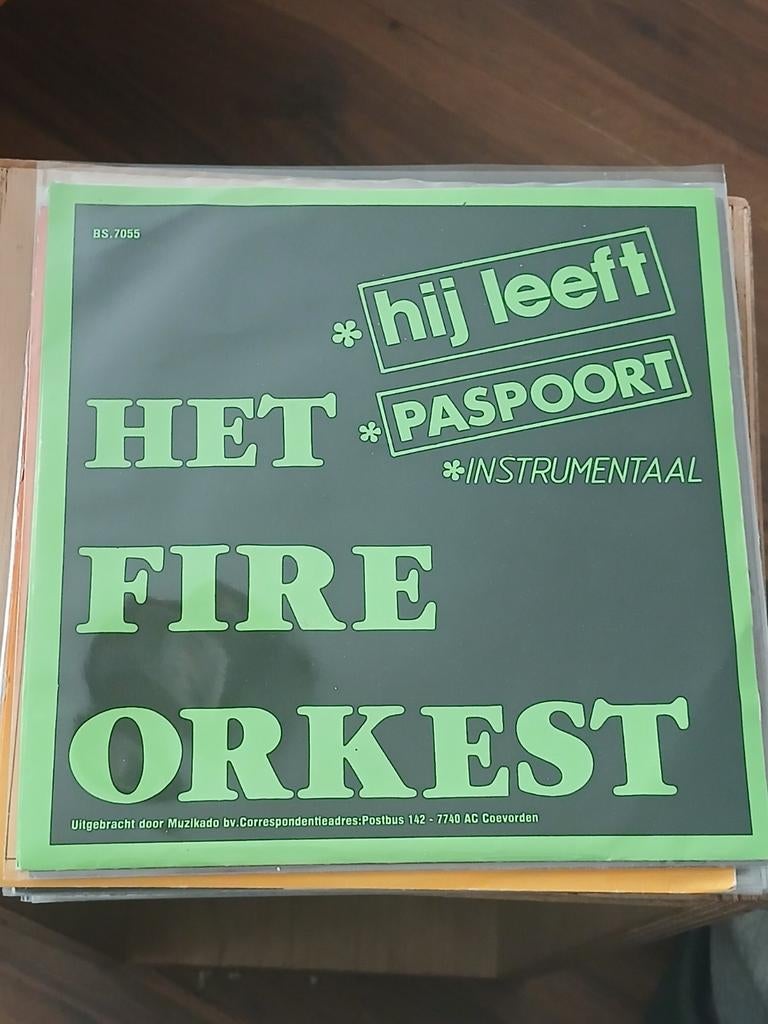 HET FIRE ORKEST hij leeft / paspoort, Ophalen of Verzenden, Zo goed als nieuw, 12 inch, Levenslied of Smartlap