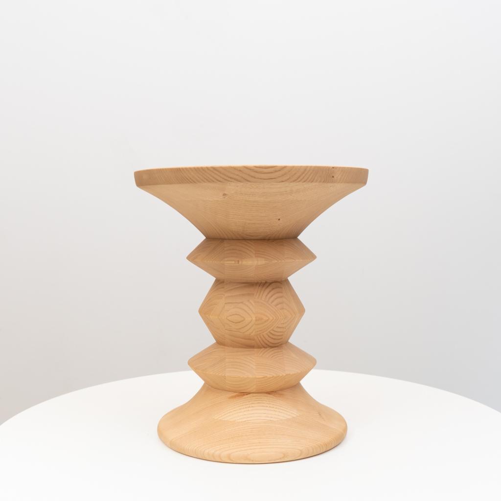 7x Vitra Eames Stool A - Massief Kastanjehout