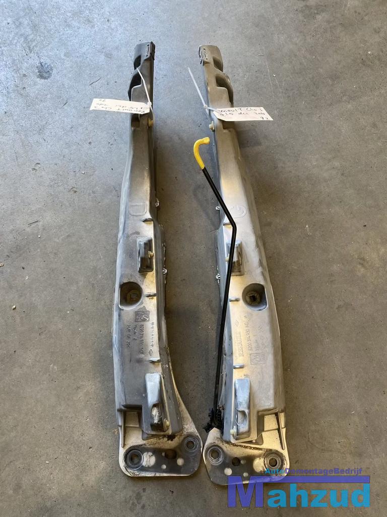 RENAULT CLIO 3 Links rechs voor scherm steun bevestingsplaat, Auto-onderdelen, Renault Group, Gebruikt, Contact.group@renault.com