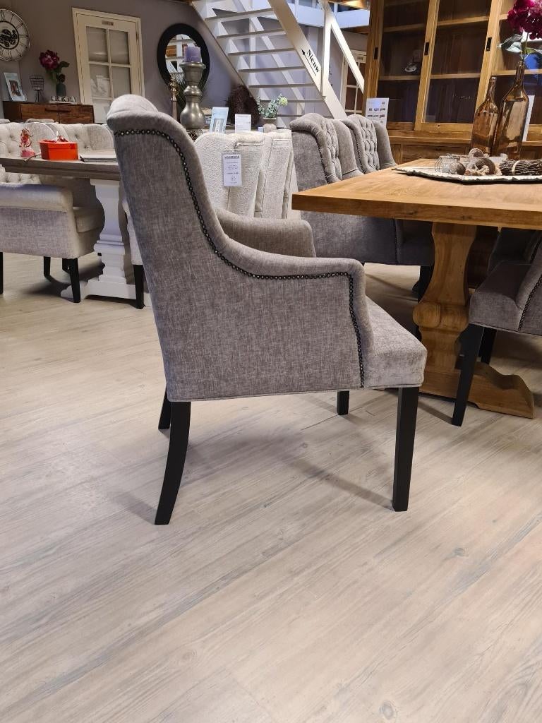 VOORRAAD 4 Landelijke Eetkamerstoelen Victoria Stof Antelope, Overige kleuren, Nieuw, Ophalen of Verzenden, Vier