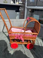 Vintage rieten poppenwagen met rood-wit geruite bekleding, Ophalen, Gebruikt, Meisje