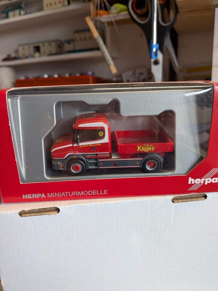 Herpa Miniatuurmodellen Scania Circus Krone 1:87, Hobby en Vrije tijd, Ophalen of Verzenden