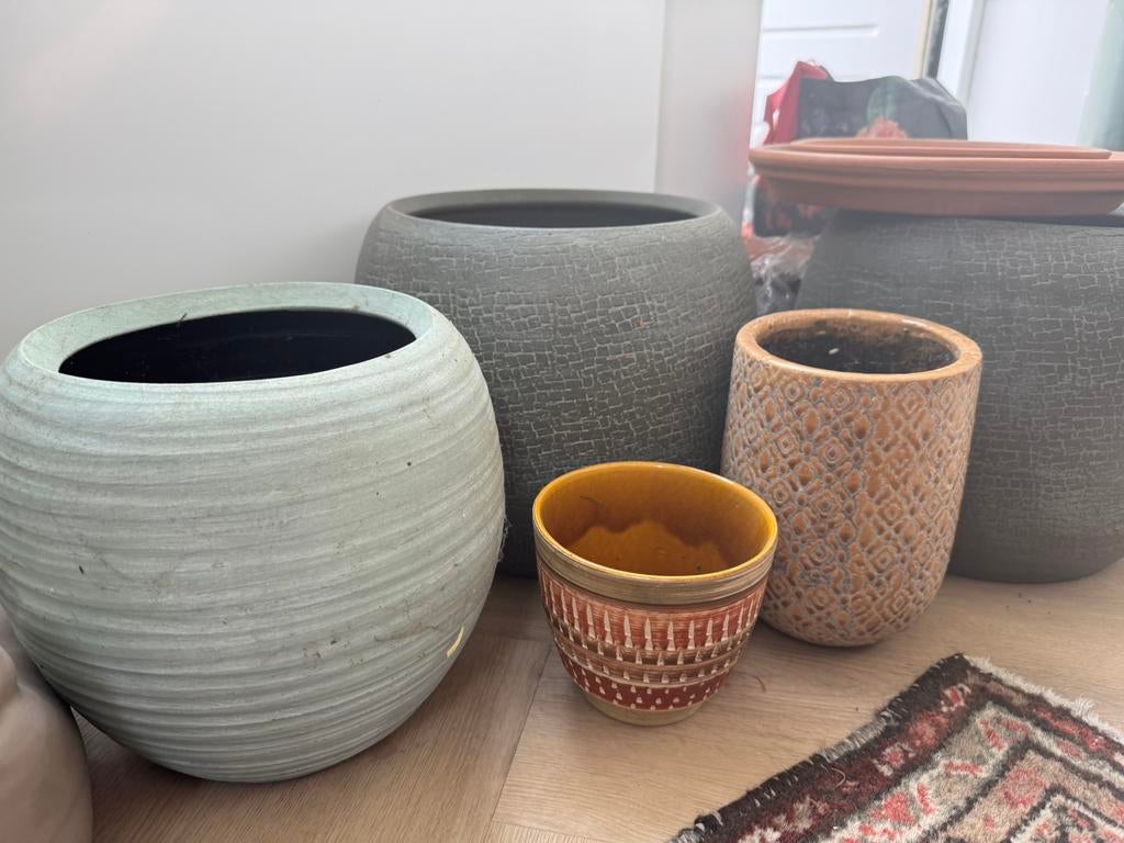 Diverse plantenpotten, Tuin en Terras, Bloempotten, Overige materialen, Rond, Binnen, Zo goed als nieuw