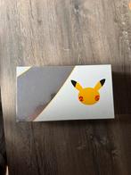 Pokémon 25th Anniversary Collector's Chest, Hobby en Vrije tijd, Verzamelkaartspellen | Pokémon, Ophalen of Verzenden, Gebruikt