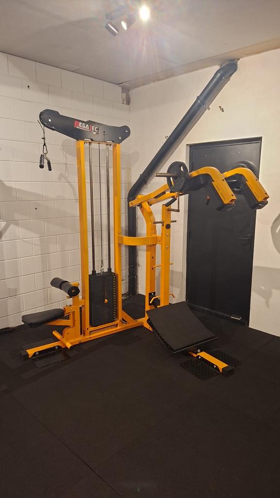 Megatec lat pulldown/hacksquat combinatie, Ophalen, Gebruikt, Rug, Megatec