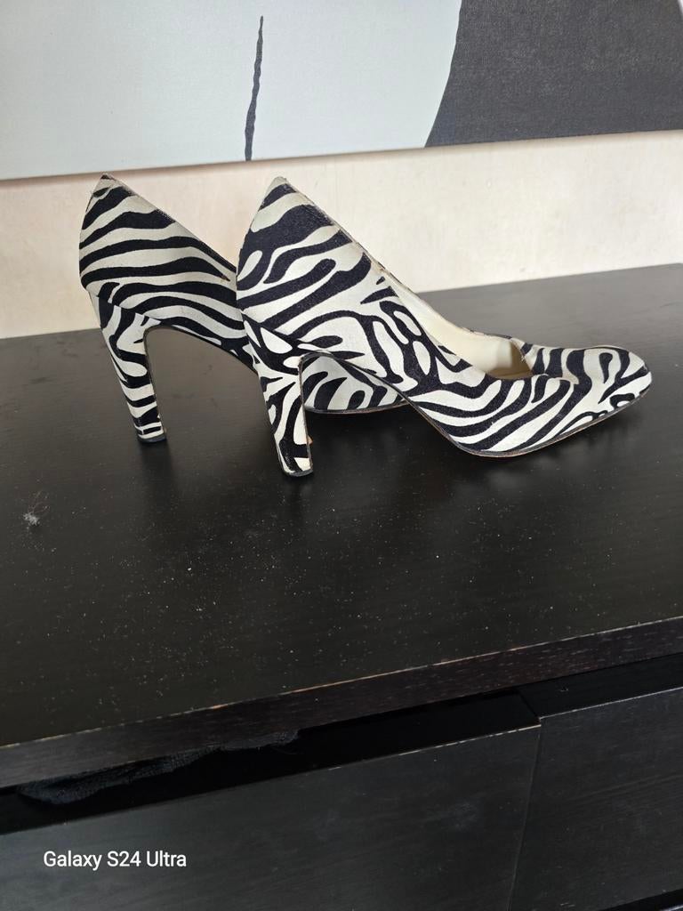Mooie zebra pumps maat 44 - vaste prijs, Pumps, Ron's, Overige kleuren, Ophalen of Verzenden