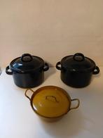 Oude zwarte pannetjes voor de poppenkeuken of fornuisje, Ophalen