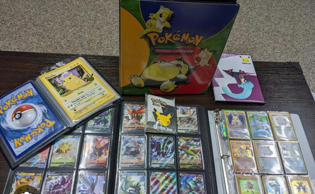 Wij kopen uw Pokémon kaarten, slabs en graded kaarten in!, Hobby en Vrije tijd, Ophalen of Verzenden, Gebruikt, Meerdere kaarten