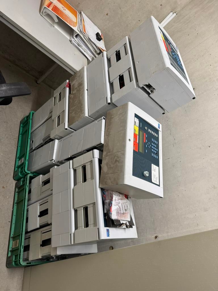 Brandmeld Esser centrales, Computers en Software, Vintage Computers, Ophalen of Verzenden