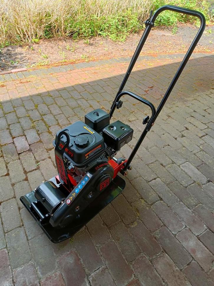 Te Huur: trilplaat, Tuin en Terras, Hand-tuingereedschap, Ophalen