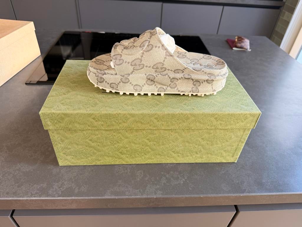 Gucci Slides Maat 8 - Nieuw in Doos (unisex), Ophalen, Nieuw, Beige, Slippers