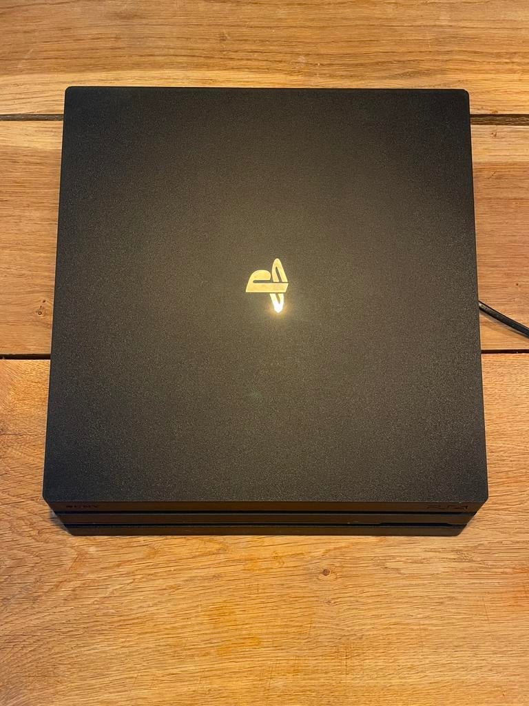 Playstation 4 pro, Ophalen, Zo goed als nieuw, Met 2 controllers, Pro