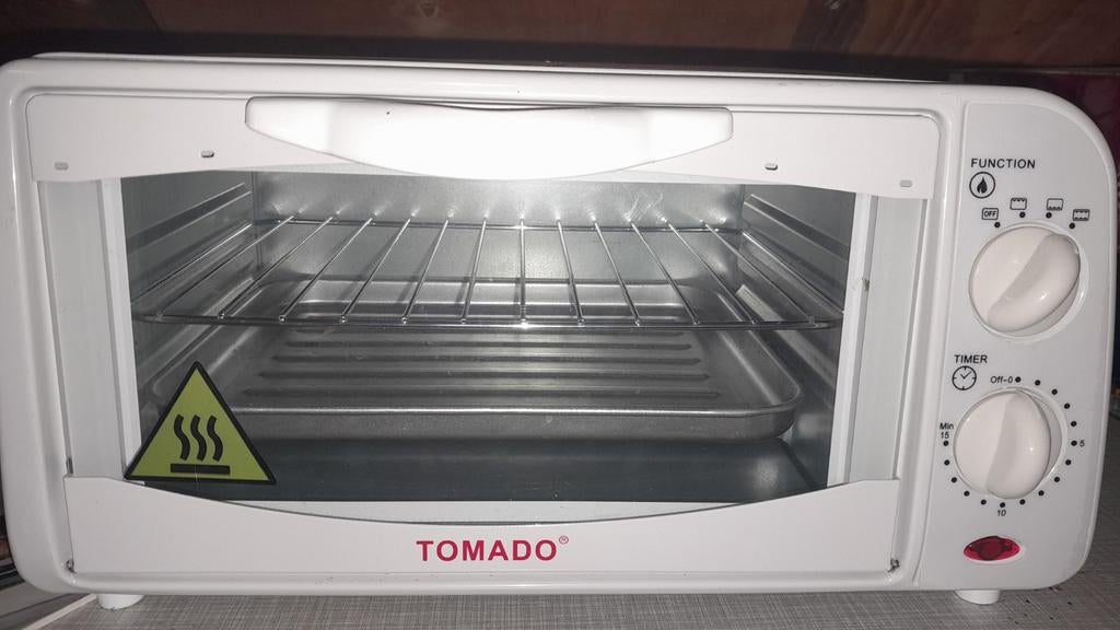 Tomado camping oven 800 watt, Witgoed en Apparatuur, Ovens, Ophalen of Verzenden