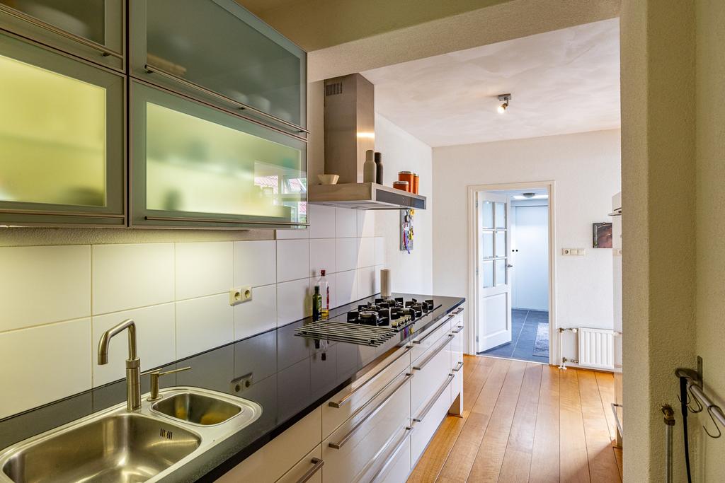 Nette keuken met inbouwapparatuur te koop!, Huis en Inrichting, Ophalen, Gebruikt, Graniet of Steen, Dubbelwandige keuken