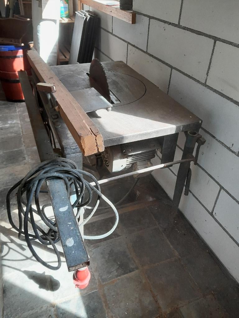 zaagtafel op krachtstroom, Doe-het-zelf en Verbouw, Gereedschap | Zaagmachines, Ophalen, Gebruikt, Cirkelzaag, 30 tot 70 mm