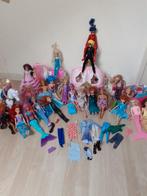 Grote collectie Barbie, Elsa en andere poppen met kleding, Ophalen of Verzenden, Gebruikt, Barbie